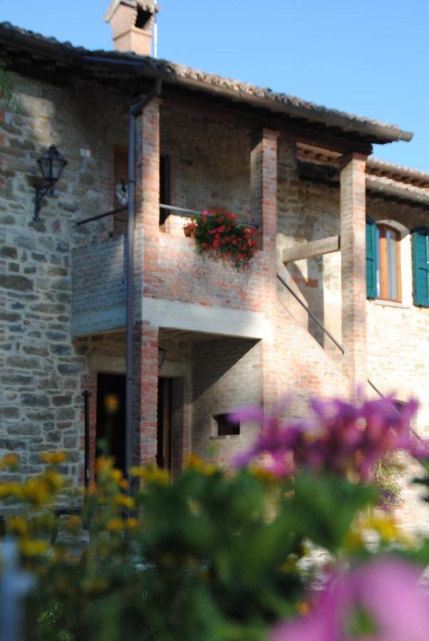 B&B Ponte La Pietra กุบบีโอ ภายนอก รูปภาพ