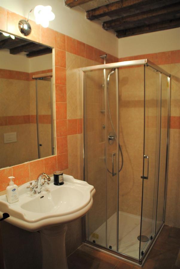 B&B Ponte La Pietra กุบบีโอ ภายนอก รูปภาพ